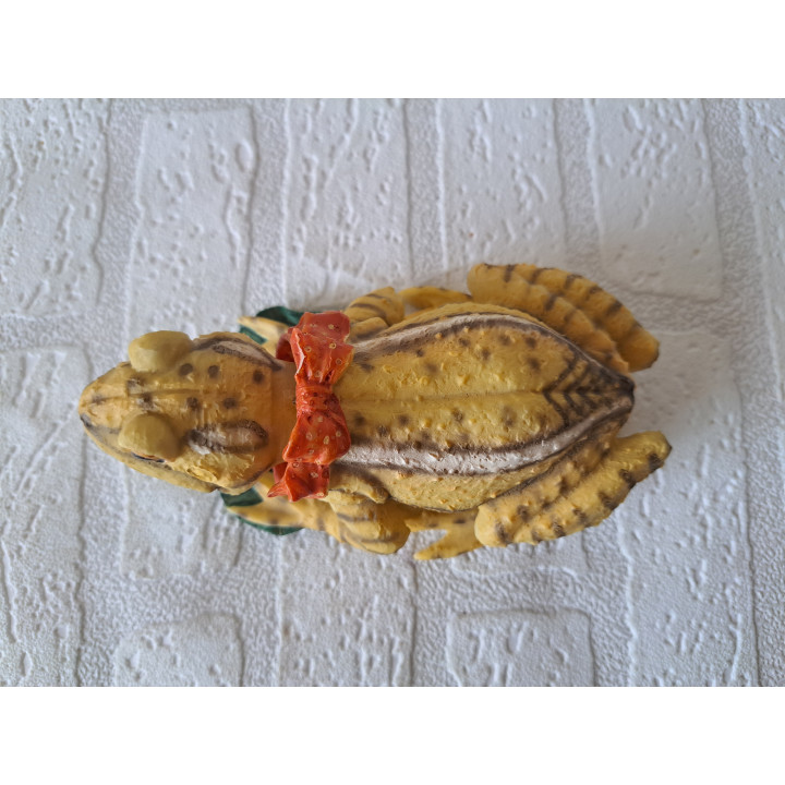 Kikker van kunsthars met beweegbare kop 15x9x7cm - dierfiguren