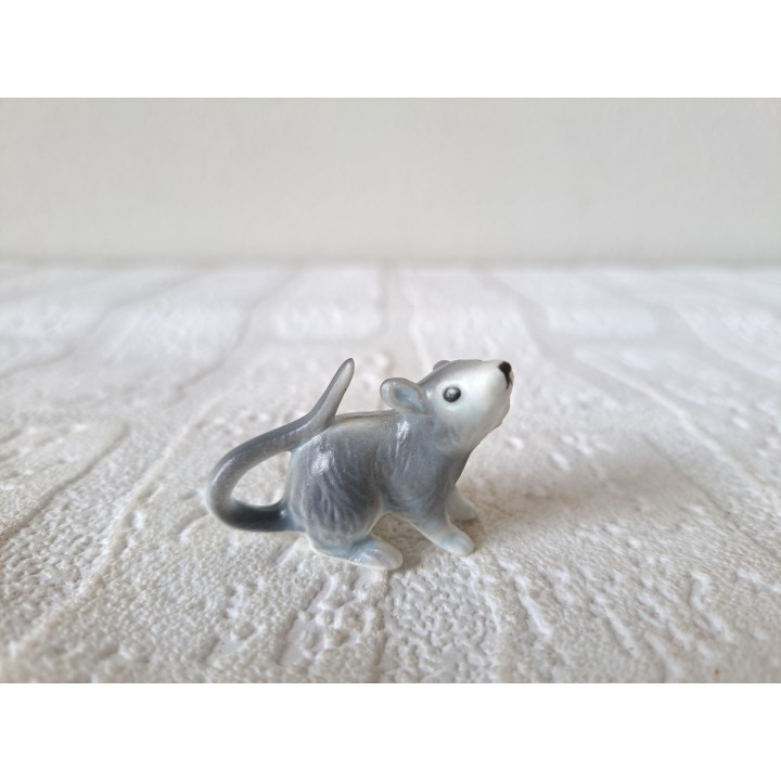Muis van porselein 4x2x3cm - dierfiguren