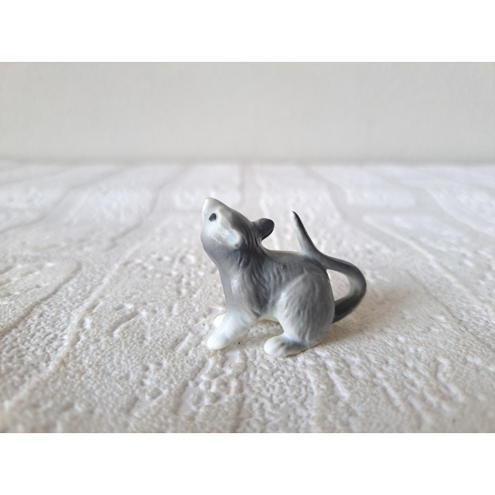 Muis van porselein 4x2x3cm - dierfiguren