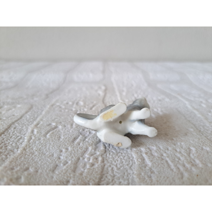Muis van porselein 4x2x3cm - dierfiguren