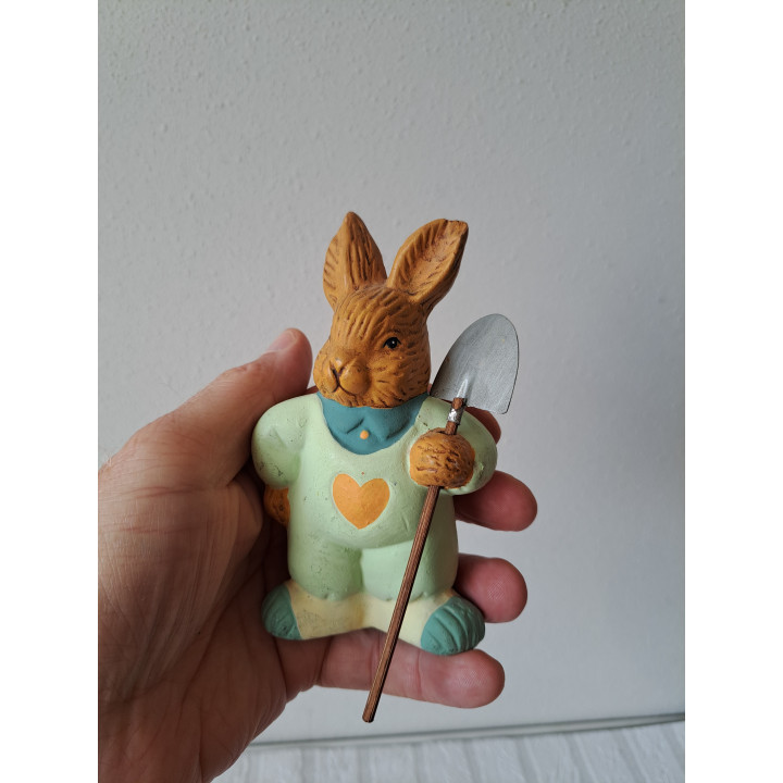 Konijn van keramiek met schep 7.5x4x12.5cm