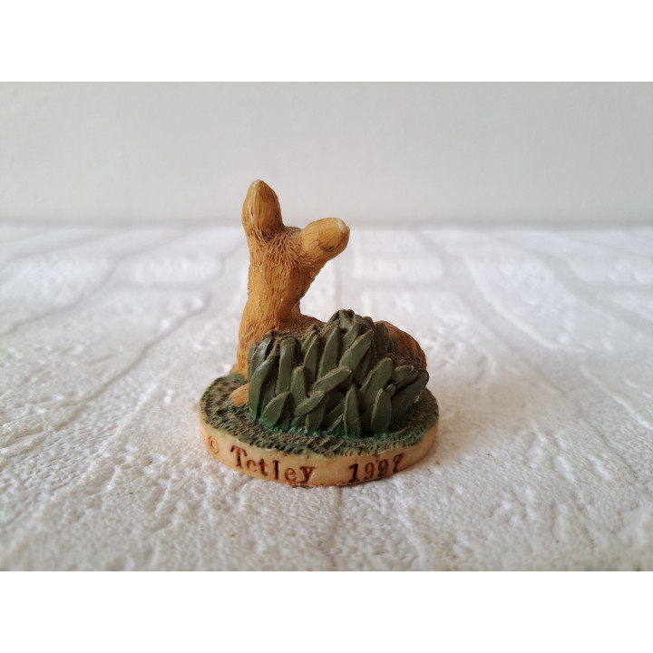 Liggende hert van kunsthars Tetley 1997 D4xH5cm - dierfiguren
