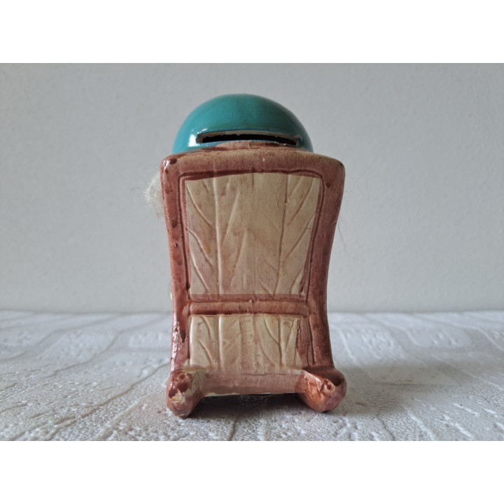 Oma van aardewerk in schommelstoel spaarpot 6.5x8x13cm - spaarpotten
