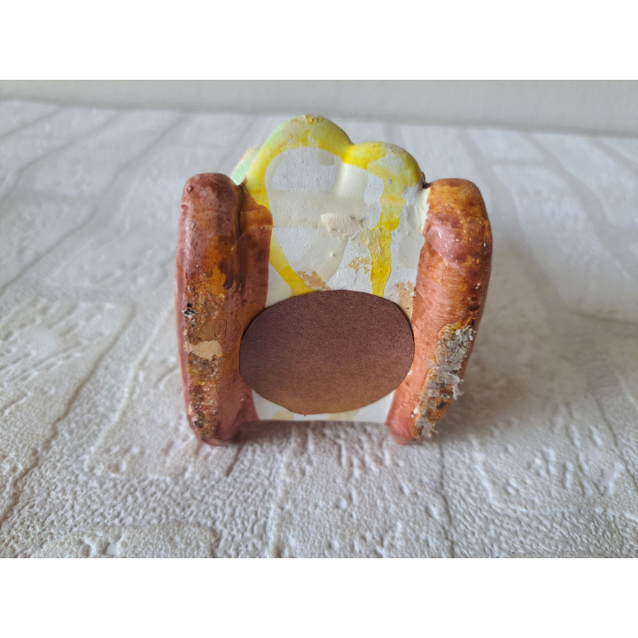 Oma van aardewerk in schommelstoel spaarpot 6.5x8x13cm - spaarpotten