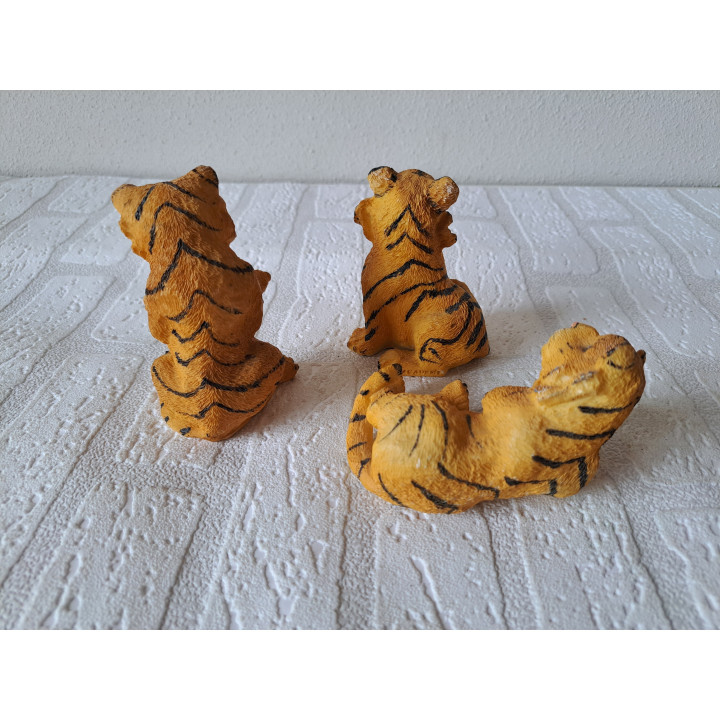 Set tijgers van kunsthars van Academy 6x6x9.5cm - dierfiguren