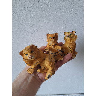 Set tijgers van kunsthars van Academy 6x6x9.5cm