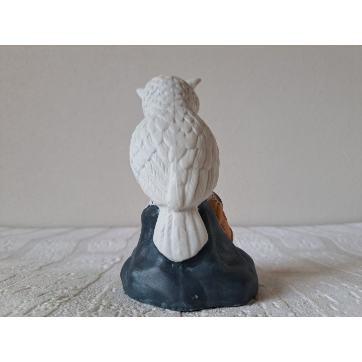 Uil van porselein met mand en appels D8xH13cm - dierfiguren Uil van porselein met mand en appels D8xH13cm - dierfiguren