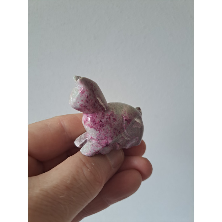 Liggende poes van natuursteen 5.5x2x4.5cm