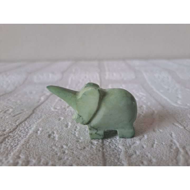 Groene neushoorn van natuursteen 5.5x1.5x3cm - dierfiguren