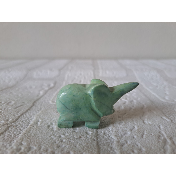 Groene neushoorn van natuursteen 5.5x1.5x3cm - dierfiguren