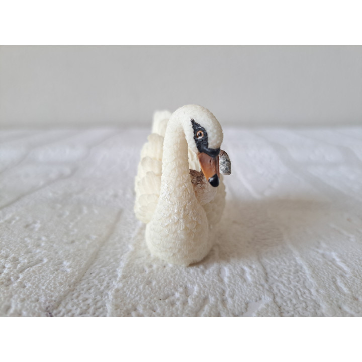 Zwaan van kunsthars met pul-jong 6x3.5x5cm (A1) - dierfiguren
