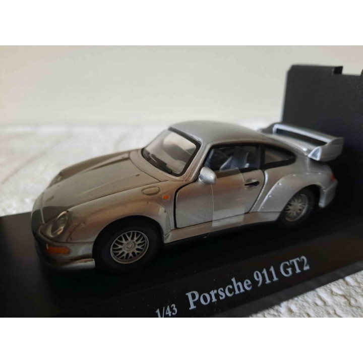 Porsche 911 GT2 1:43 Cararama zilverkleurig