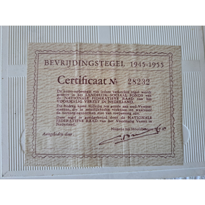 10 jaar bevrijd 1945-1955 bevrijdingstegel met cert. 15x15cm - tegels