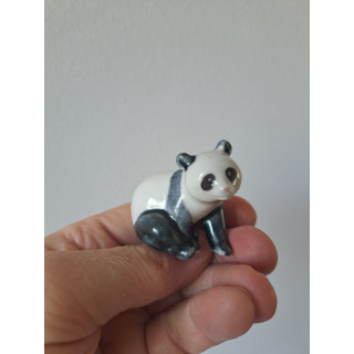Zittende panda van porselein 5x3.5x4cm