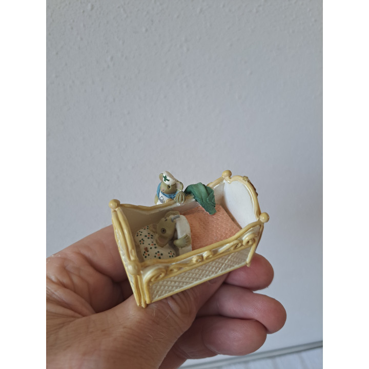 Verpleegster muis van kunsthars met zieke muis Enesco 128635