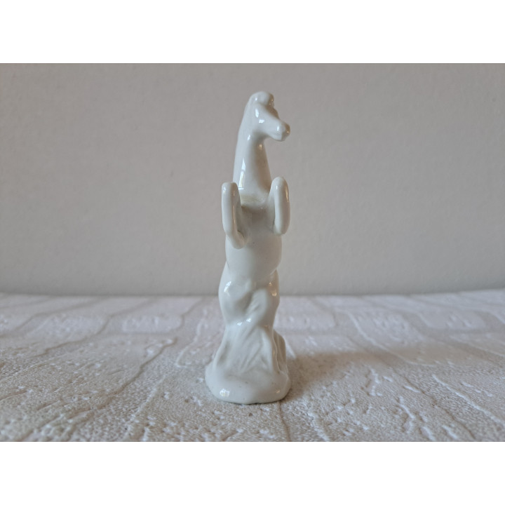 Stijgende paard van porselein 7x3x11cm - dierfiguren