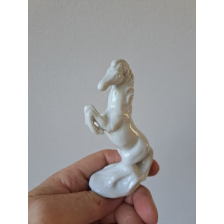 Stijgende paard van porselein 7x3x11cm