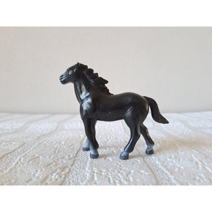 Paard van hard rubber 9.5x2x7.5cm - dierfiguren