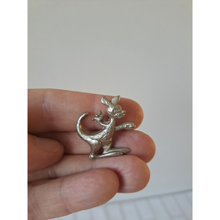 Kangoeroe broche van metaal uit Walibi Holland 3x3x0.5cm
