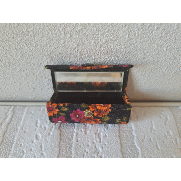 Lippenstiftdoosje van stof met spiegeltje 6.5x2.5x2.5cm - Lippenstiftdoosjes