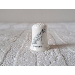 Dalmatiër zittend hond vingerhoedje (1)