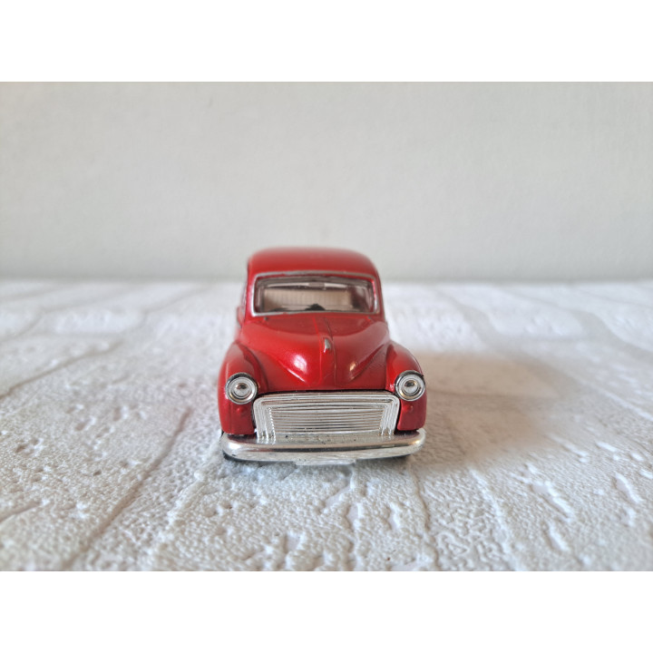 Morris Minor 10.5x4.5x4.5cm roodbruin - Verzamelmodelauto