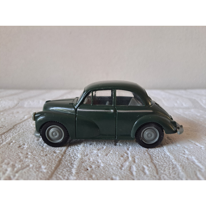 Morris Minor 10.5x4.5x4.5cm donkergroen - Verzamelmodelauto