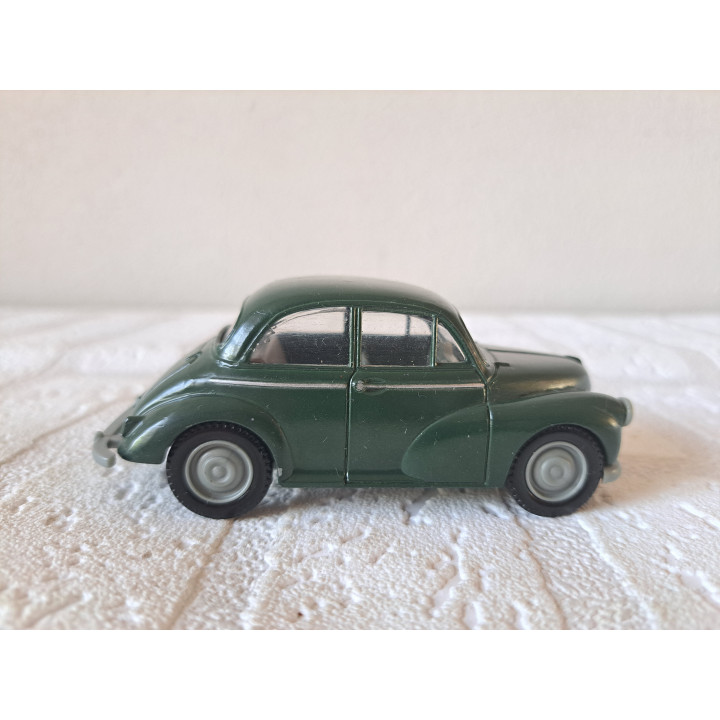 Morris Minor 10.5x4.5x4.5cm donkergroen - Verzamelmodelauto