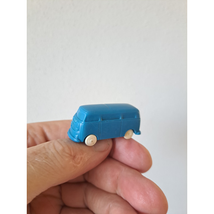 Volkswagen Type 1 combi bus van kunststof 5x2x2.5cm