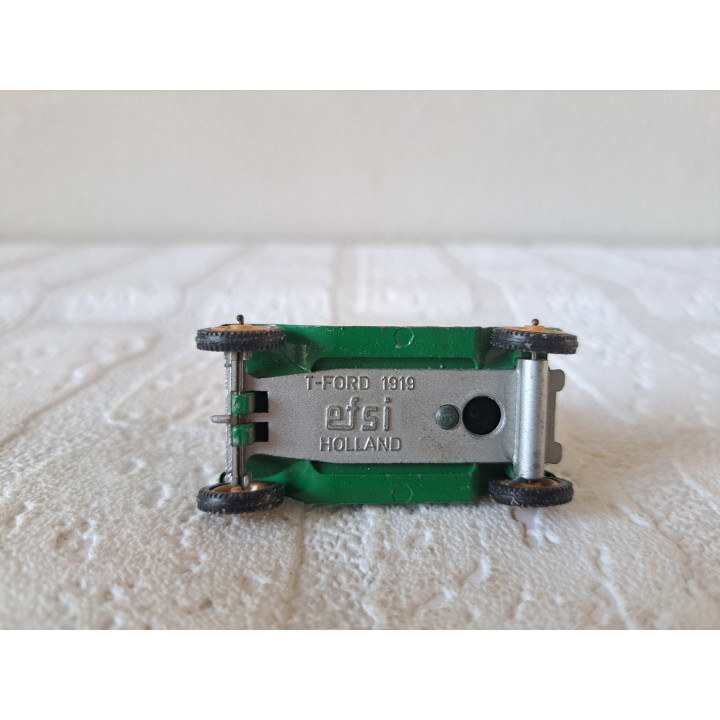 T Ford 1919 Efsi Holland groen 5.5x2.5x3cm (2) - modelauto