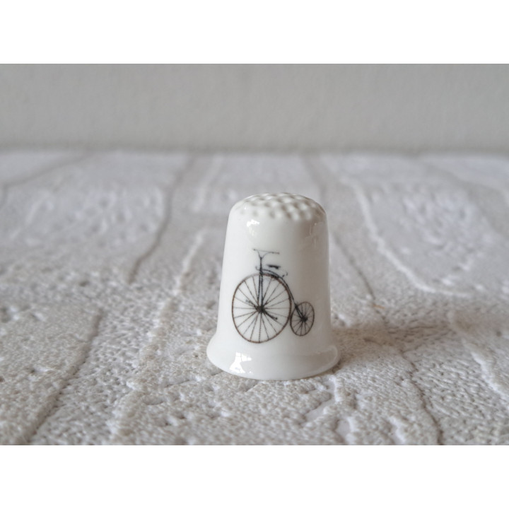 Hoge bi oldtimer fiets 1885 vingerhoedje