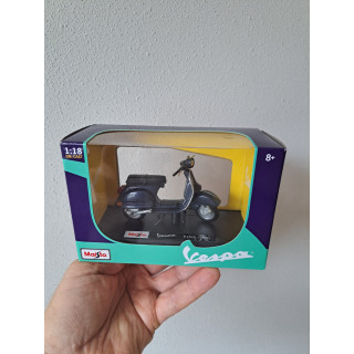Vespa P150X 1978 1:18 Maisto