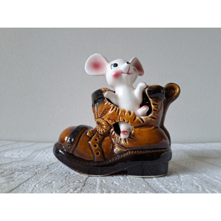Muis van porselein in een schoen spaarpot 14x8x13cm - spaarpotten