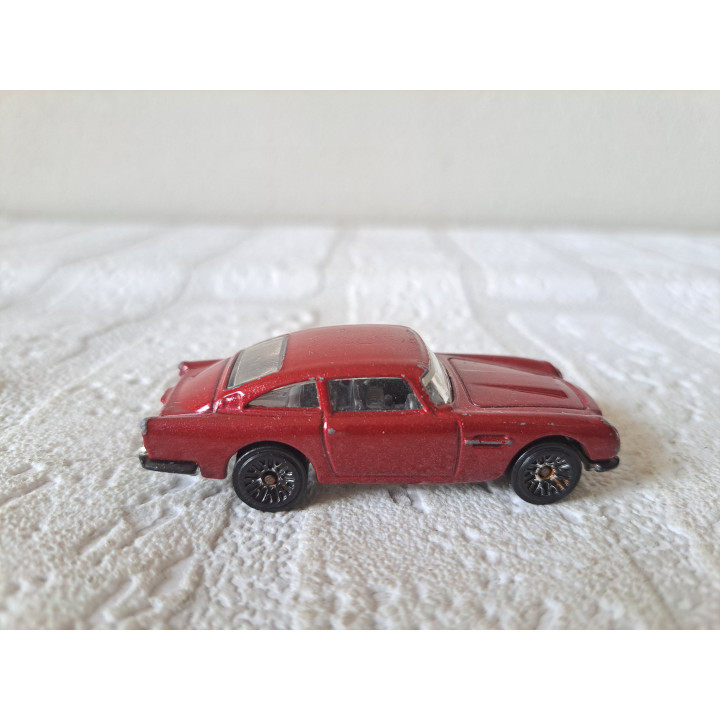 Hot Wheels Aston Martin DB5 1963 James Bond Car Model
