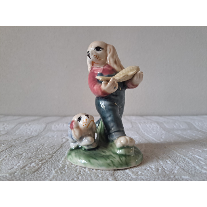 Cocker spaniel van porselein met vis en puppy 6.5x6x12cm - dierfiguren