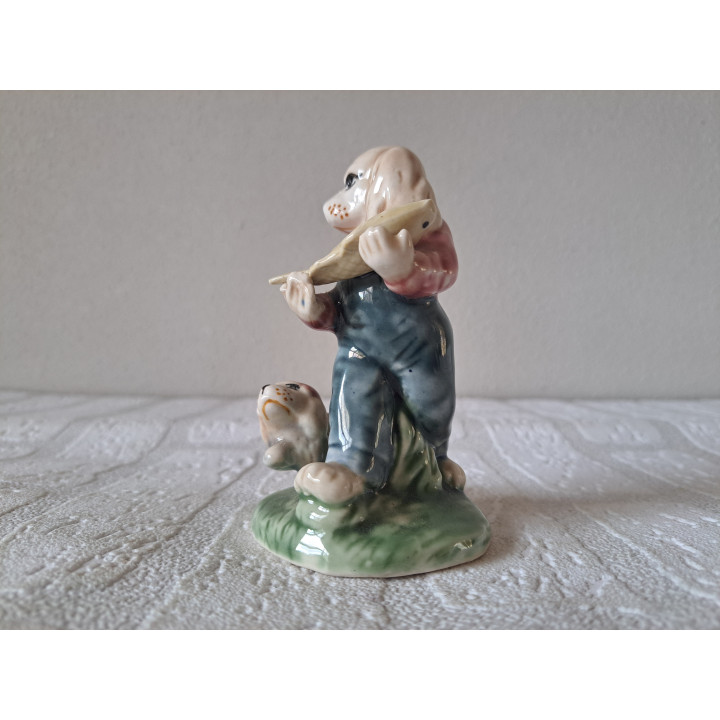 Cocker spaniel van porselein met vis en puppy 6.5x6x12cm - dierfiguren