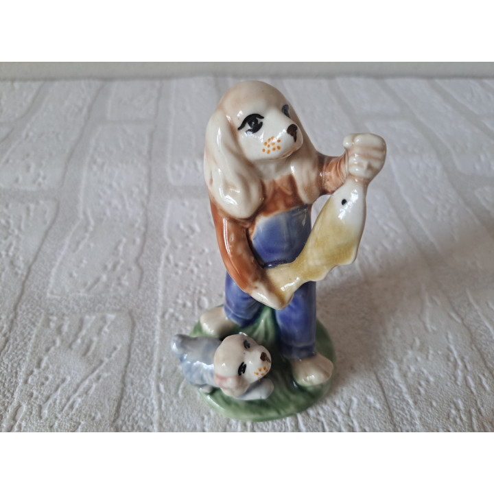 Cocker spaniel hond van porselein als visser 6x6x12cm - dierfiguren