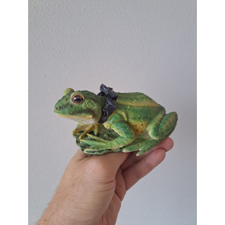 Groene kikker van kunsthars met wiebelhoofd 15x9x7cm