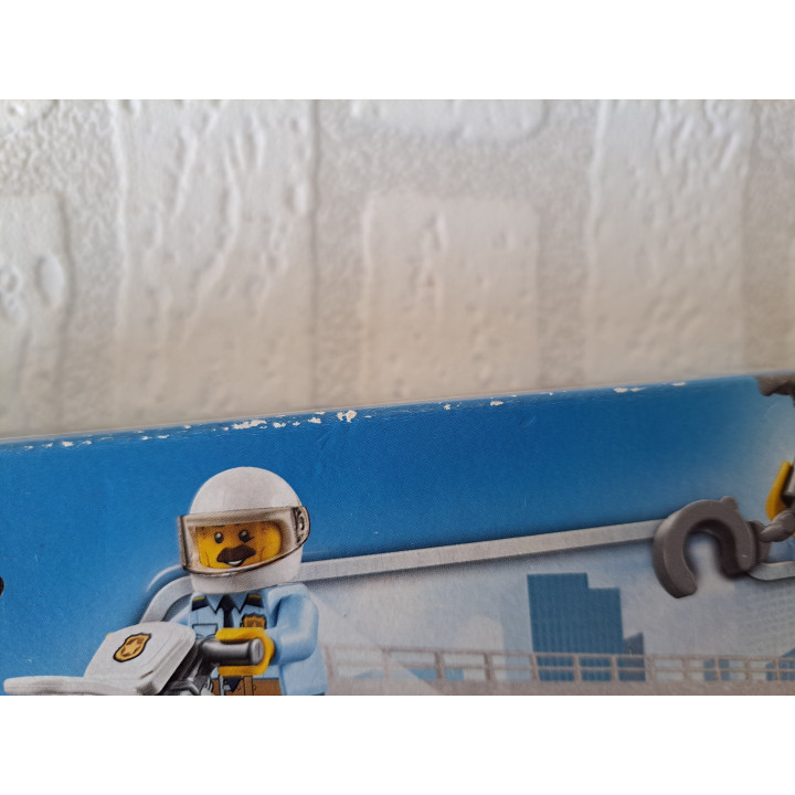 Problemen met sleepwagen 2017 Lego City 60137 ONGEOPEND - lego en Duplo