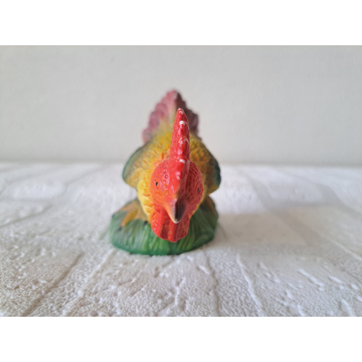 Rennende haan van porselein 11x6x8cm - dierfiguren