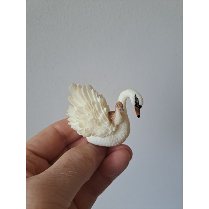 Zwaan met pul-jong, kunsthars 6x3.5x5cm (A2)