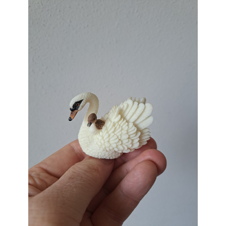 Zwaan met pul-jong, kunsthars 6x3.5x5cm (A3)