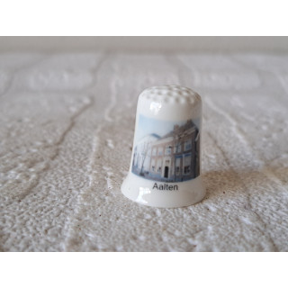 Nationaal onderduikmuseum in Aalten vingerhoedje Nationaal onderduikmuseum in Aalten vingerhoedje