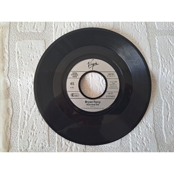 Bryan Ferry "Kiss And Tell" 1988 Virgin Vinyl Single 109701 - Vinyl Singles Bryan Ferry "Kiss And Tell" 1988 Virgin Vinyl Single 109701 - Vinyl Singles