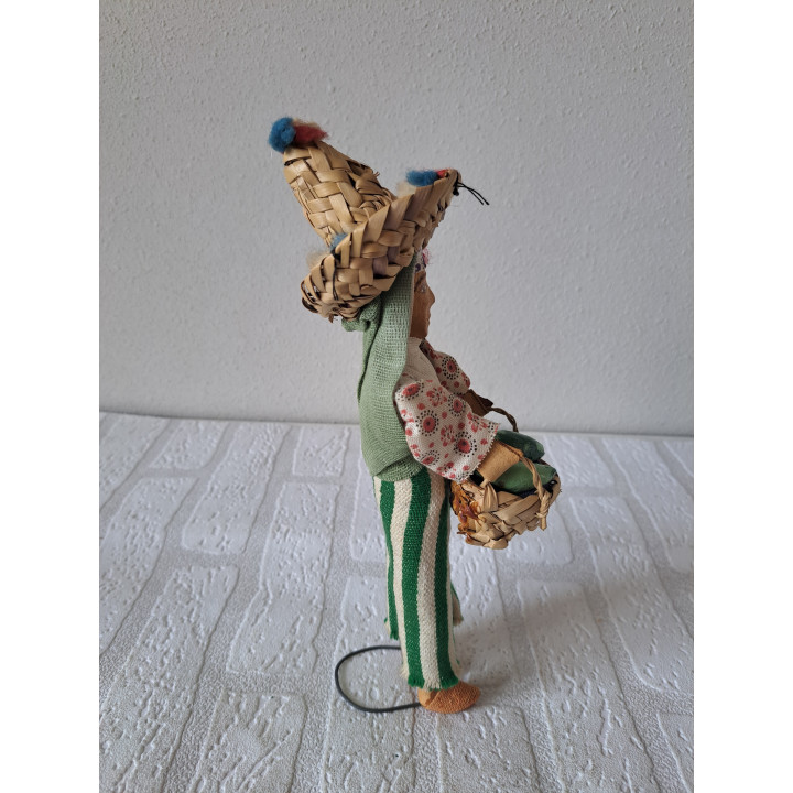 Straatverkoper pop in klederdracht van stof 6x10x27cm- klederdracht