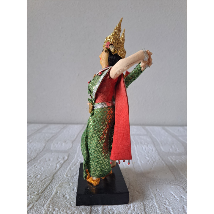 Thaise dansers van stof met houten plateau 7x5x20.5cm- klederdracht