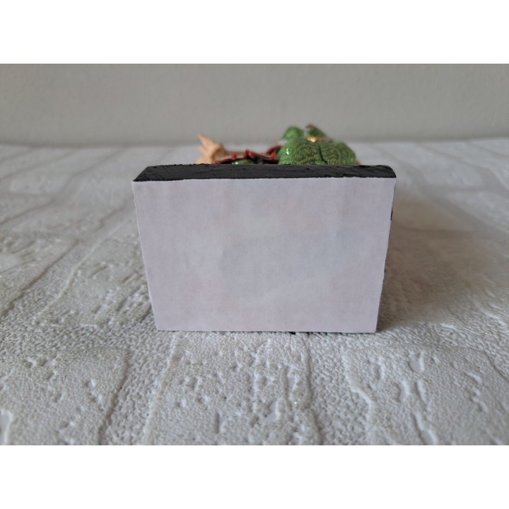 Thaise dansers van stof met houten plateau 7x5x20.5cm- klederdracht