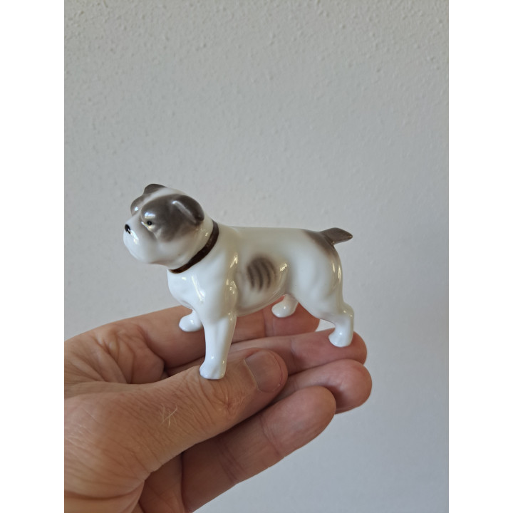 Bulldog hond van porselein 8.5x4x6cm