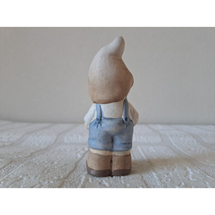 Jongen van aardewerk met puntmuts 4.5x4x11cm - beeldjes