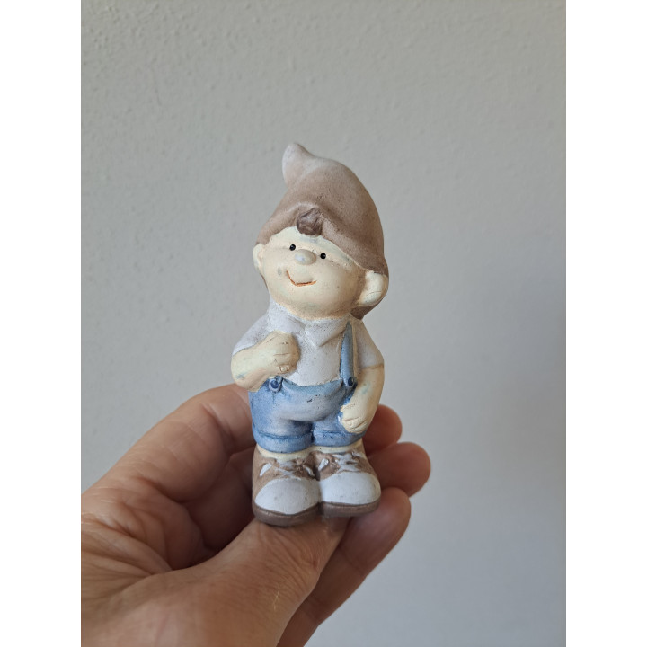 Jongen van keramiek met puntmuts 4.5x4x11cm